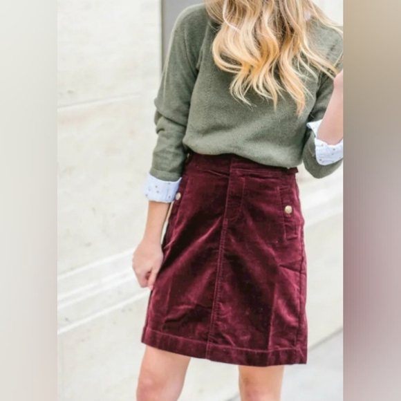 Talbots Dresses & Skirts - Talbots Maroon Corduroy Skirt W/ Brass Colored Buttons Size 10